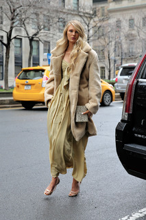 Romee Strijd feet photo thumbnail