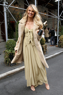 Romee Strijd feet photo thumbnail