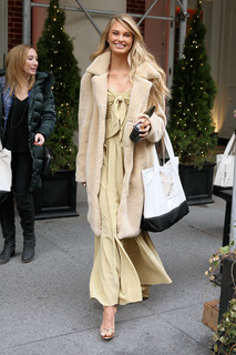 Romee Strijd feet photo thumbnail