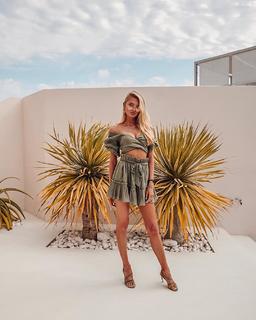 Romee Strijd feet photo thumbnail