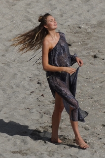 Romee Strijd feet photo thumbnail