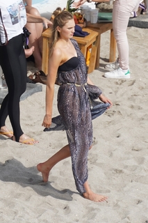 Romee Strijd feet photo thumbnail