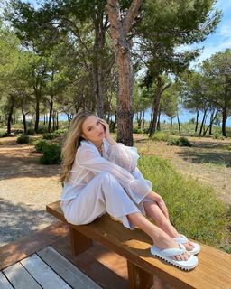 Romee Strijd feet photo thumbnail