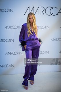 Romee Strijd feet photo thumbnail