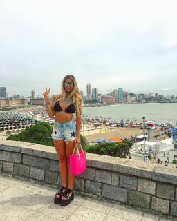 Romina Malaspina feet photo 3