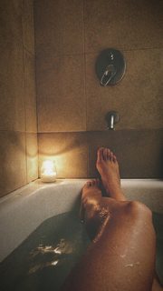 Romina Malaspina feet photo 10