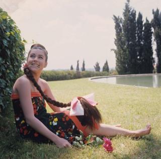 Romina Power feet photo thumbnail