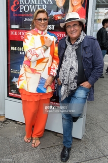 Romina Power feet photo thumbnail