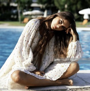 Romina Power feet photo thumbnail