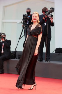 Romola Garai feet photo 10