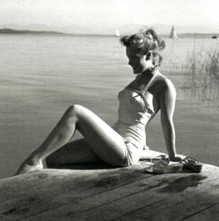 Romy Schneider feet photo thumbnail