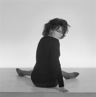 Romy Schneider feet photo thumbnail