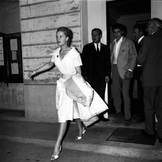 Romy Schneider feet photo thumbnail