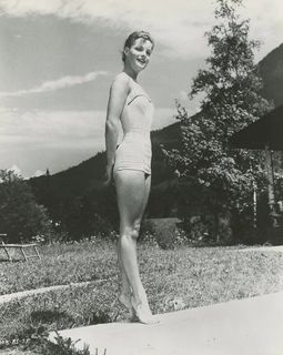 Romy Schneider feet photo thumbnail