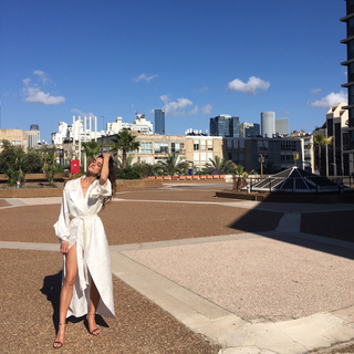 Rona-Lee Shimon feet photo thumbnail