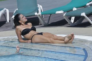 Rona-Lee Shimon feet photo thumbnail