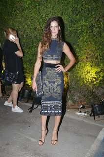 Rona-Lee Shimon feet photo thumbnail