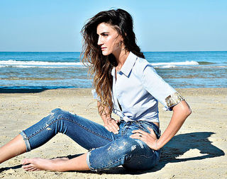 Rona-Lee Shimon feet photo thumbnail