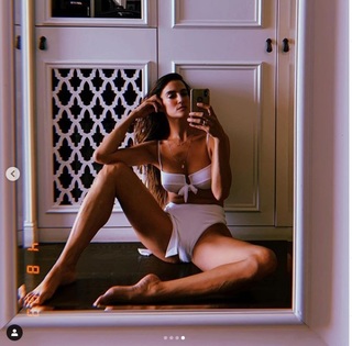 Rona-Lee Shimon feet photo thumbnail