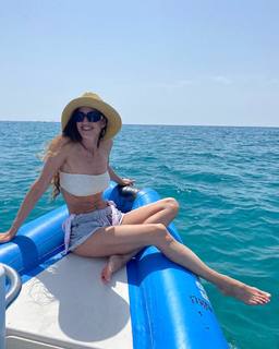 Rona-Lee Shimon feet photo thumbnail