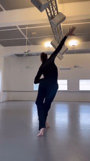 Rona-Lee Shimon feet photo thumbnail