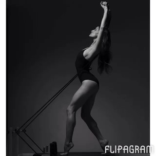 Rona-Lee Shimon feet photo thumbnail