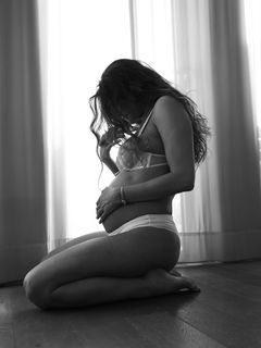 Rona-Lee Shimon feet photo thumbnail