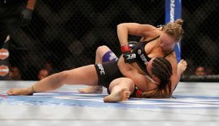 Ronda Rousey feet photo thumbnail