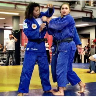 Ronda Rousey feet photo thumbnail