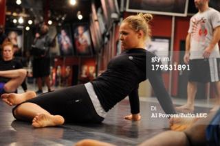 Ronda Rousey feet photo thumbnail