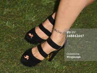 Ronda Rousey feet photo thumbnail