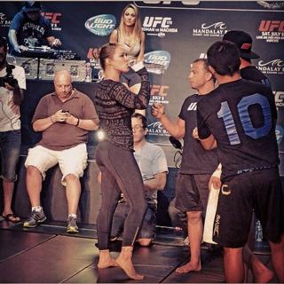 Ronda Rousey feet photo thumbnail