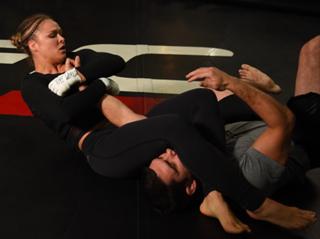 Ronda Rousey feet photo thumbnail