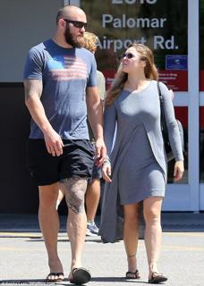 Ronda Rousey feet photo thumbnail