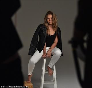 Ronda Rousey feet photo thumbnail