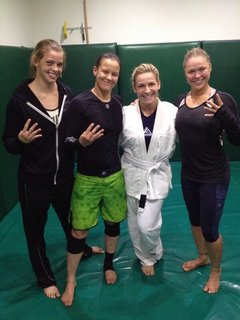 Ronda Rousey feet photo thumbnail