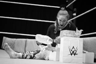 Ronda Rousey feet photo thumbnail