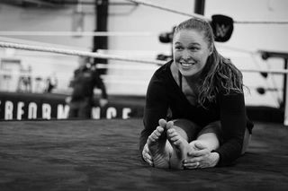 Ronda Rousey feet photo thumbnail