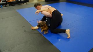 Ronda Rousey feet photo thumbnail