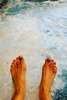 Ronni Ancona feet photo 4