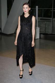 Rooney Mara feet photo thumbnail