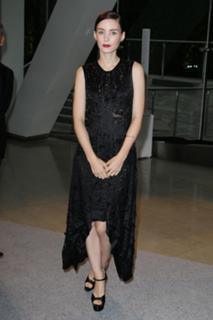 Rooney Mara feet photo thumbnail