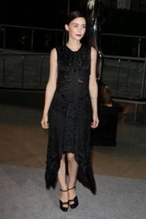 Rooney Mara feet photo thumbnail