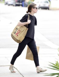 Rooney Mara feet photo thumbnail