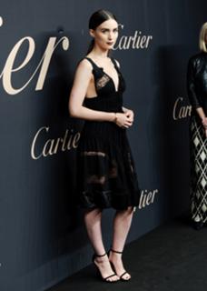 Rooney Mara feet photo thumbnail