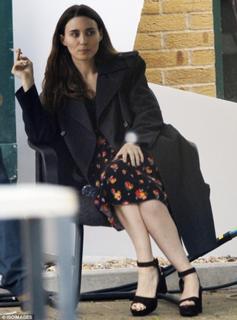 Rooney Mara feet photo thumbnail