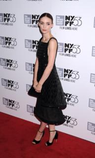 Rooney Mara feet photo thumbnail