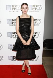 Rooney Mara feet photo thumbnail