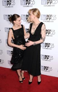 Rooney Mara feet photo thumbnail