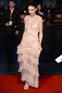 Rooney Mara feet photo thumbnail